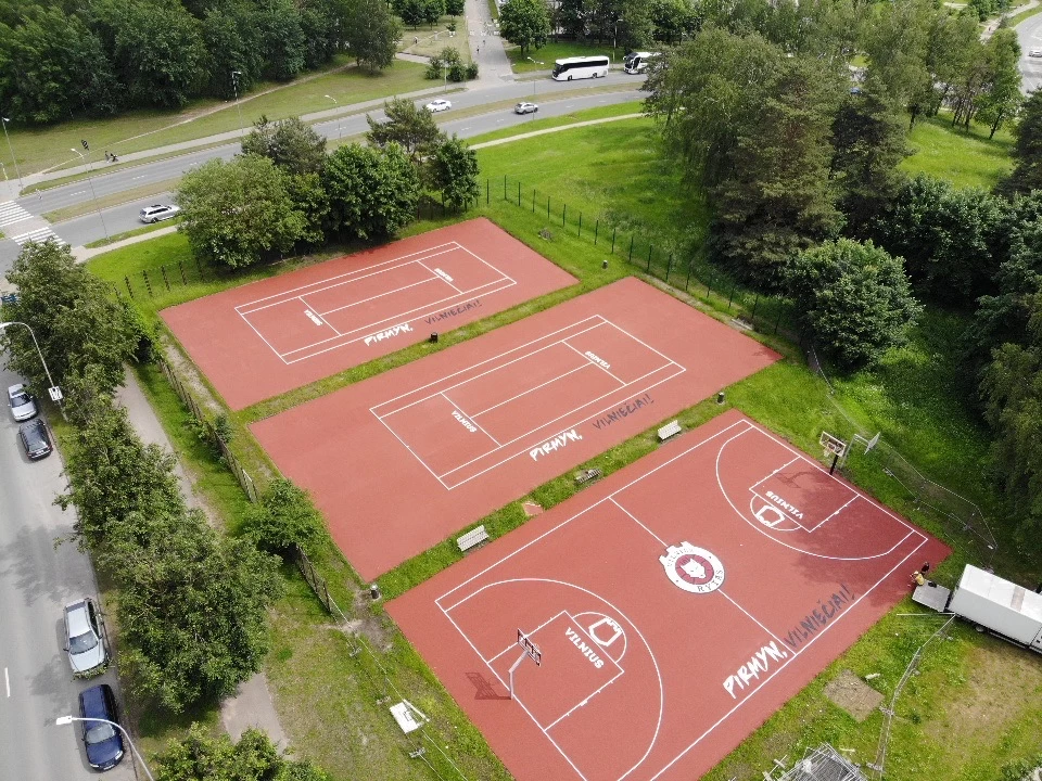 Linijų dažymas stadionuose bei sporto aikštynuose